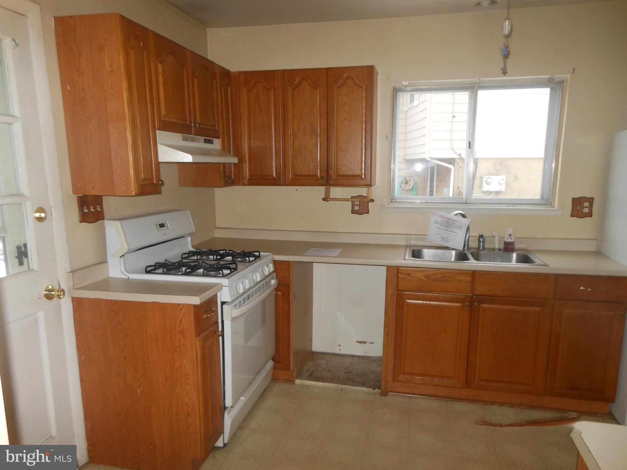 1403 Adamsview Road Catonsville, MD 21228 - Photo 5 of 13 Kitchen-photo one