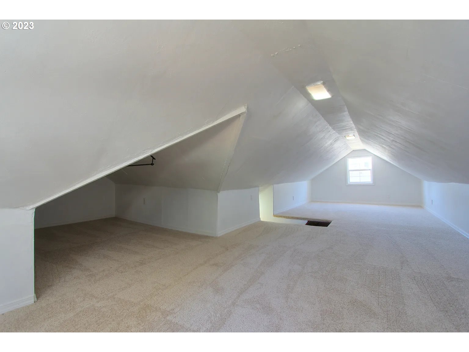 711 Southeast 5th Street Gresham, OR 97080 - Photo 16 of 25 a view of an empty room