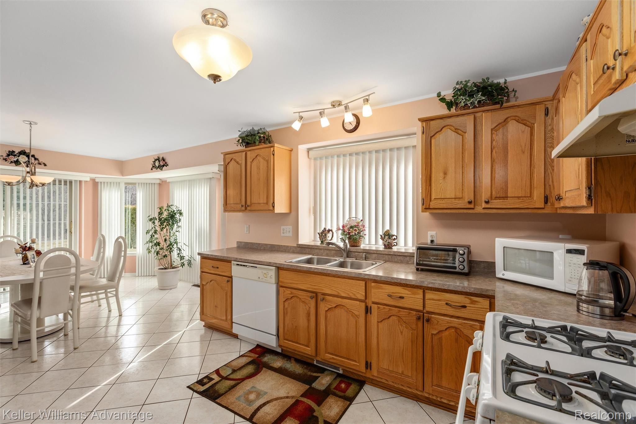 5514 Bedell Road Sterling Heights, MI 48310 - Photo 13 of 38 Kitchen appliances included