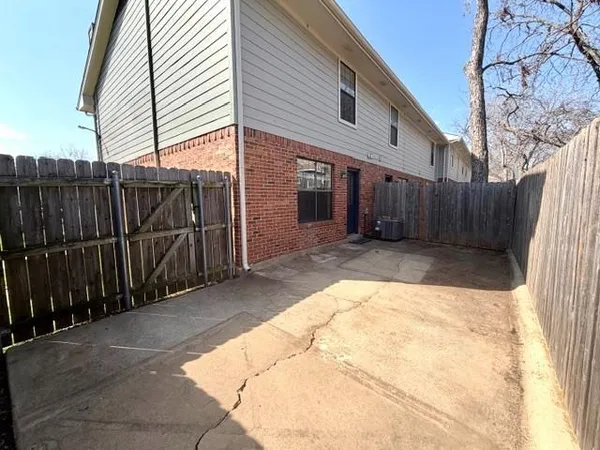 $227,000 | 716 West Mulberry Street, Unit 1C, Denton, TX 76201