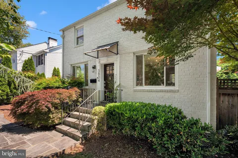 $1,125,000 | 5804 Wyngate Drive, Bethesda, MD 20817