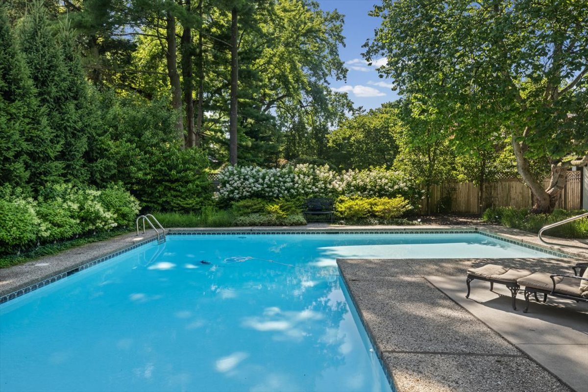 1137 Locust Road Wilmette, IL 60091 - Photo 46 of 63 Gallery Image 46