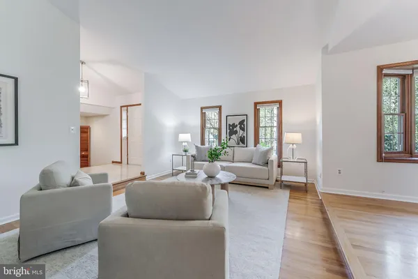 $1,325,000 | 1807 Abbey Glen Court, Vienna, VA 22182