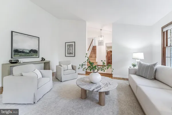 $1,325,000 | 1807 Abbey Glen Court, Vienna, VA 22182