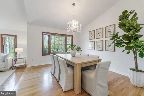 $1,325,000 | 1807 Abbey Glen Court, Vienna, VA 22182