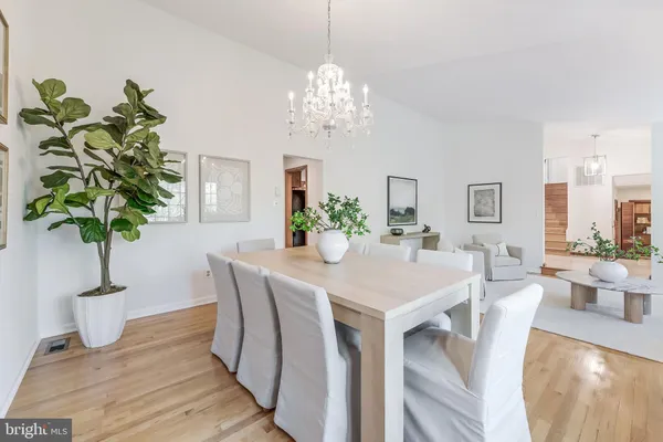 $1,325,000 | 1807 Abbey Glen Court, Vienna, VA 22182