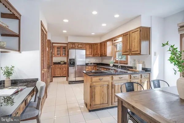 $1,325,000 | 1807 Abbey Glen Court, Vienna, VA 22182