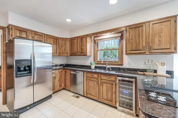 $1,325,000 | 1807 Abbey Glen Court, Vienna, VA 22182