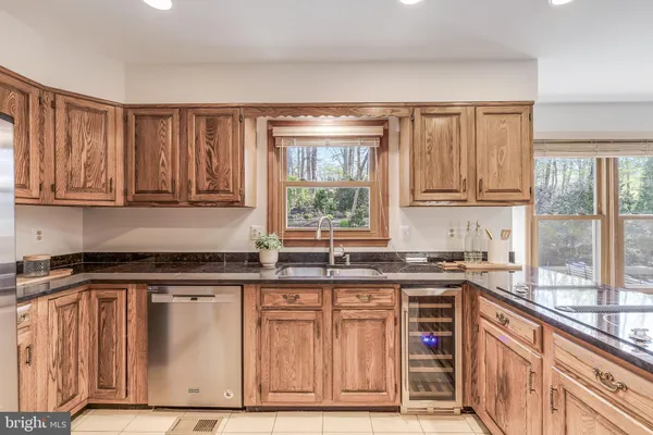 $1,325,000 | 1807 Abbey Glen Court, Vienna, VA 22182