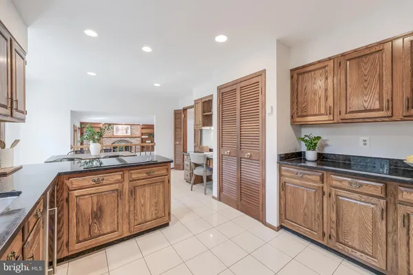$1,325,000 | 1807 Abbey Glen Court, Vienna, VA 22182
