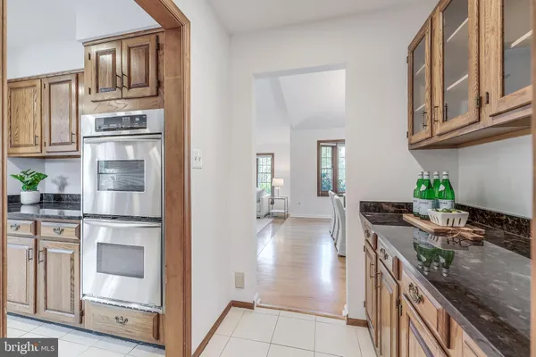 $1,325,000 | 1807 Abbey Glen Court, Vienna, VA 22182