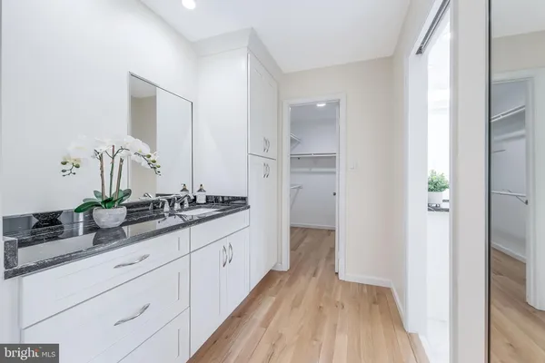$1,325,000 | 1807 Abbey Glen Court, Vienna, VA 22182