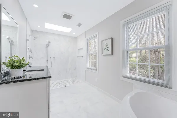 $1,325,000 | 1807 Abbey Glen Court, Vienna, VA 22182