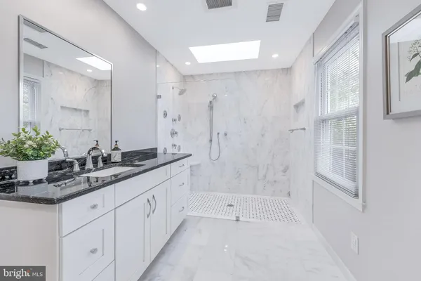$1,325,000 | 1807 Abbey Glen Court, Vienna, VA 22182