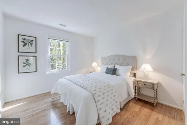 $1,325,000 | 1807 Abbey Glen Court, Vienna, VA 22182