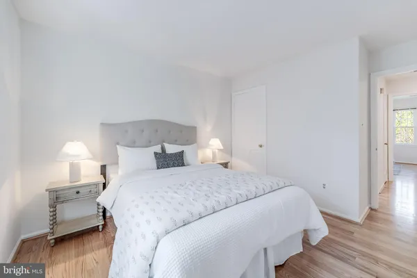 $1,325,000 | 1807 Abbey Glen Court, Vienna, VA 22182