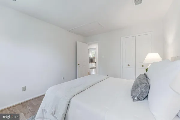 $1,325,000 | 1807 Abbey Glen Court, Vienna, VA 22182