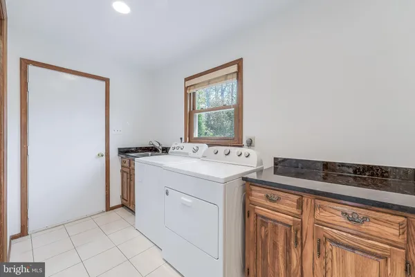 $1,325,000 | 1807 Abbey Glen Court, Vienna, VA 22182