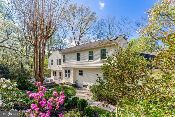 $1,325,000 | 1807 Abbey Glen Court, Vienna, VA 22182