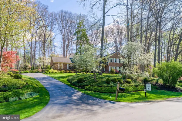$1,325,000 | 1807 Abbey Glen Court, Vienna, VA 22182