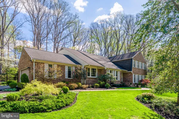 $1,325,000 | 1807 Abbey Glen Court, Vienna, VA 22182