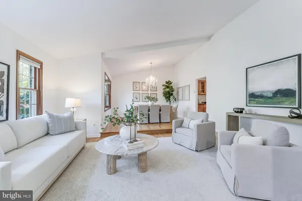 $1,325,000 | 1807 Abbey Glen Court, Vienna, VA 22182