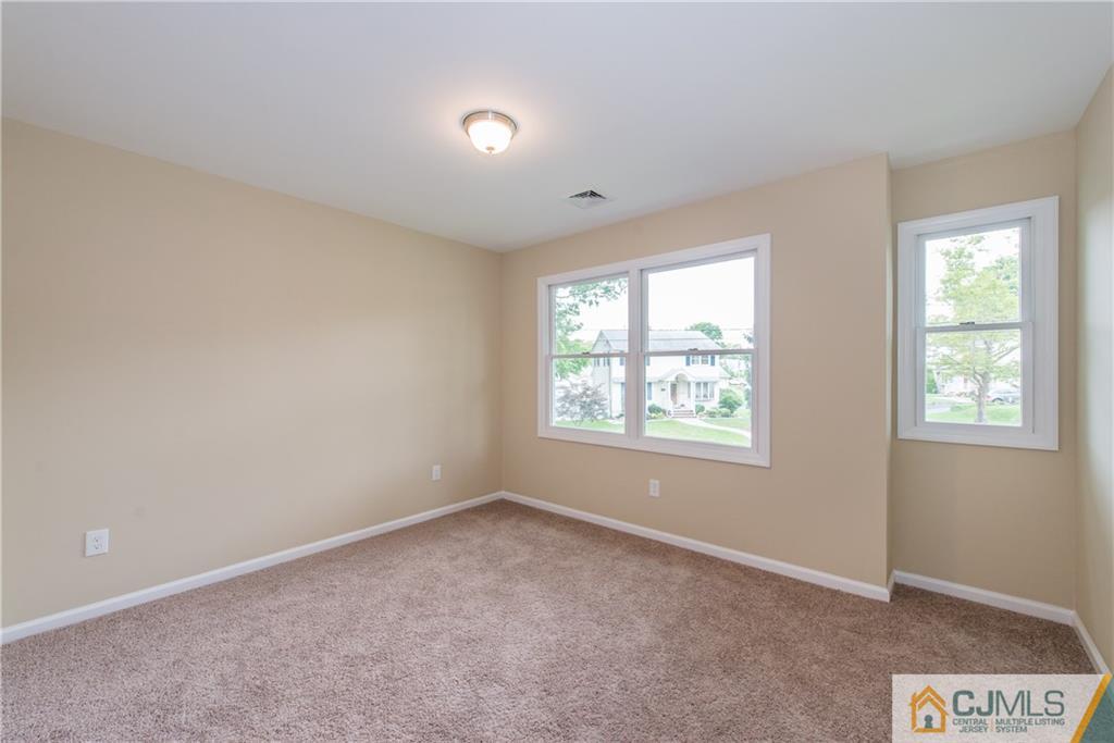 60 Morgan Drive Edison, NJ 08817 - Photo 16 of 20 an empty room with a window