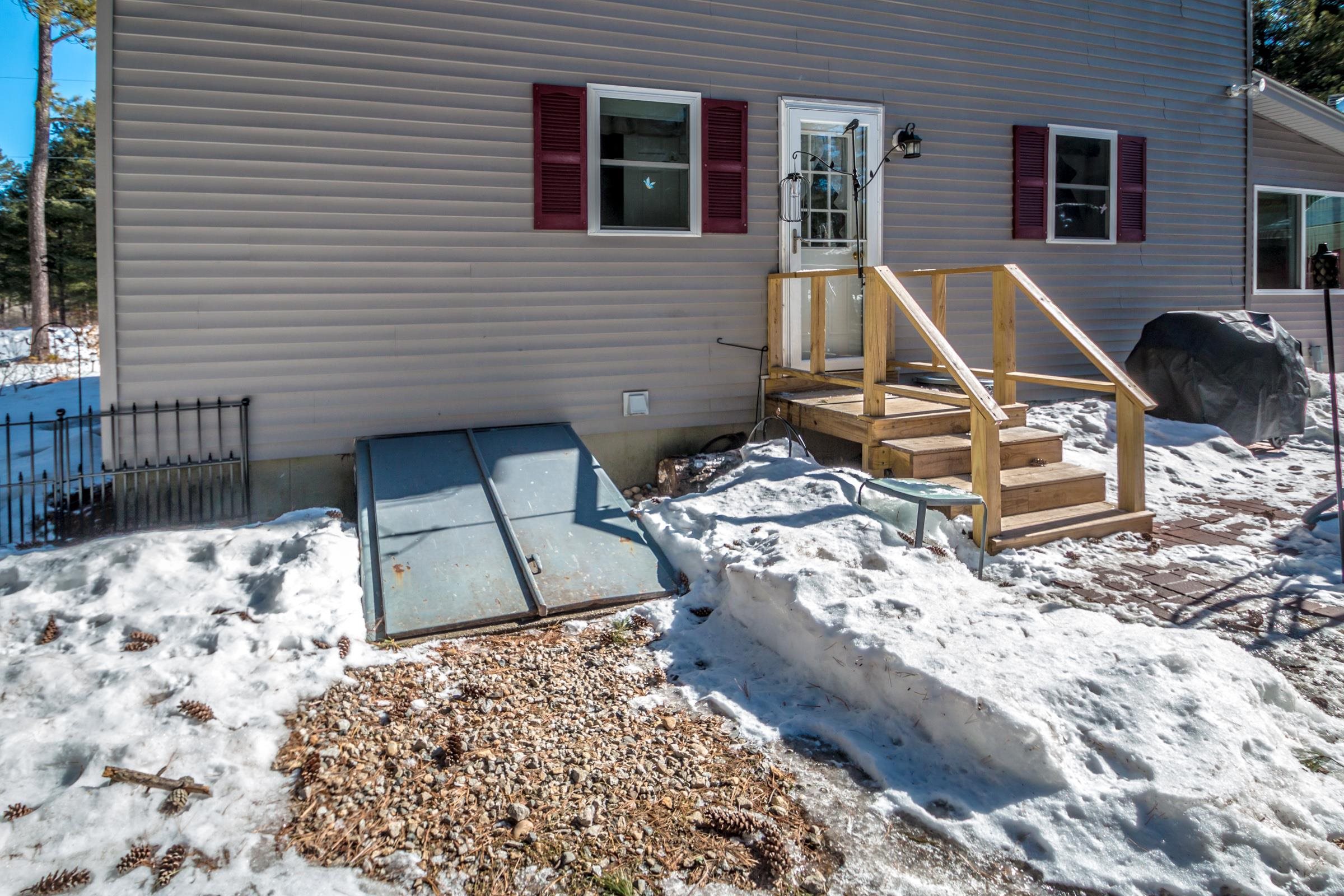 16 Logan Way Ossipee, NH 03890 - Photo 5 of 38 Gallery Image 5