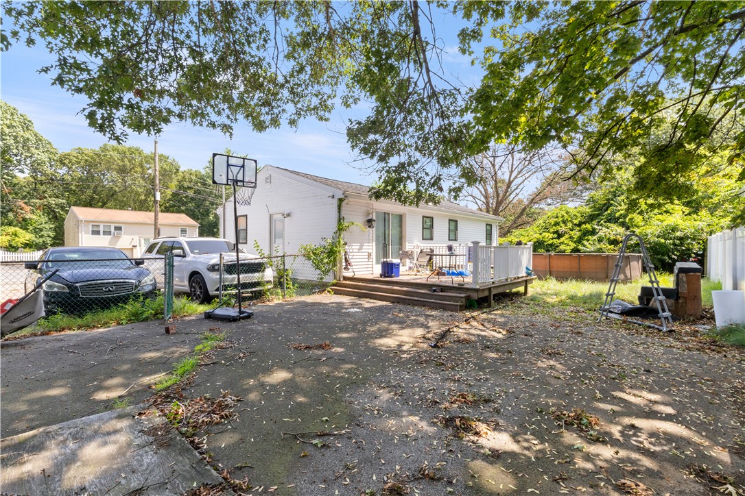 65 Perkins Avenue Cranston, RI 02910 - Photo 15 of 23