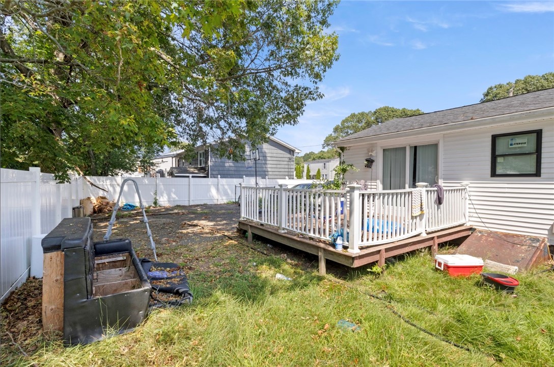 65 Perkins Avenue Cranston, RI 02910 - Photo 18 of 23