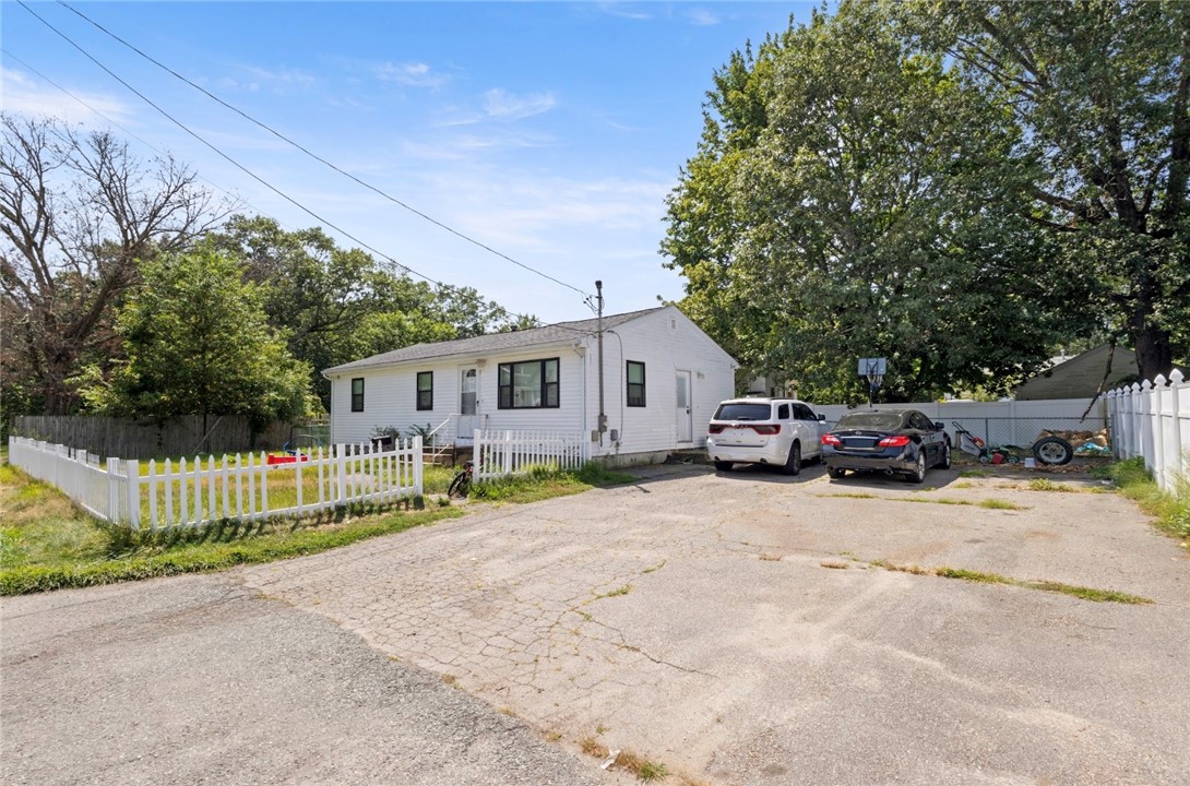 65 Perkins Avenue Cranston, RI 02910 - Photo 19 of 23