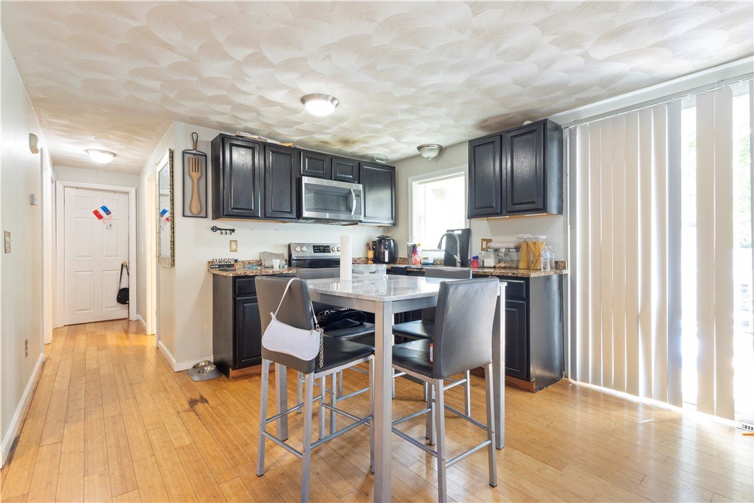 65 Perkins Avenue Cranston, RI 02910 - Photo 2 of 23