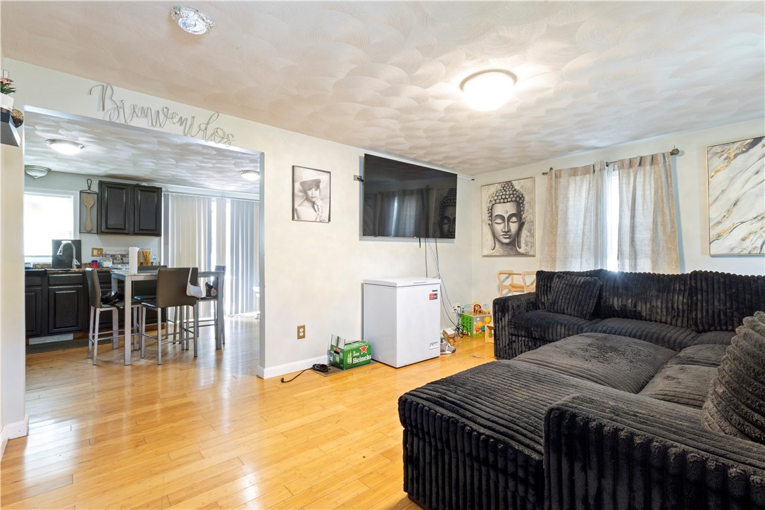 65 Perkins Avenue Cranston, RI 02910 - Photo 6 of 23