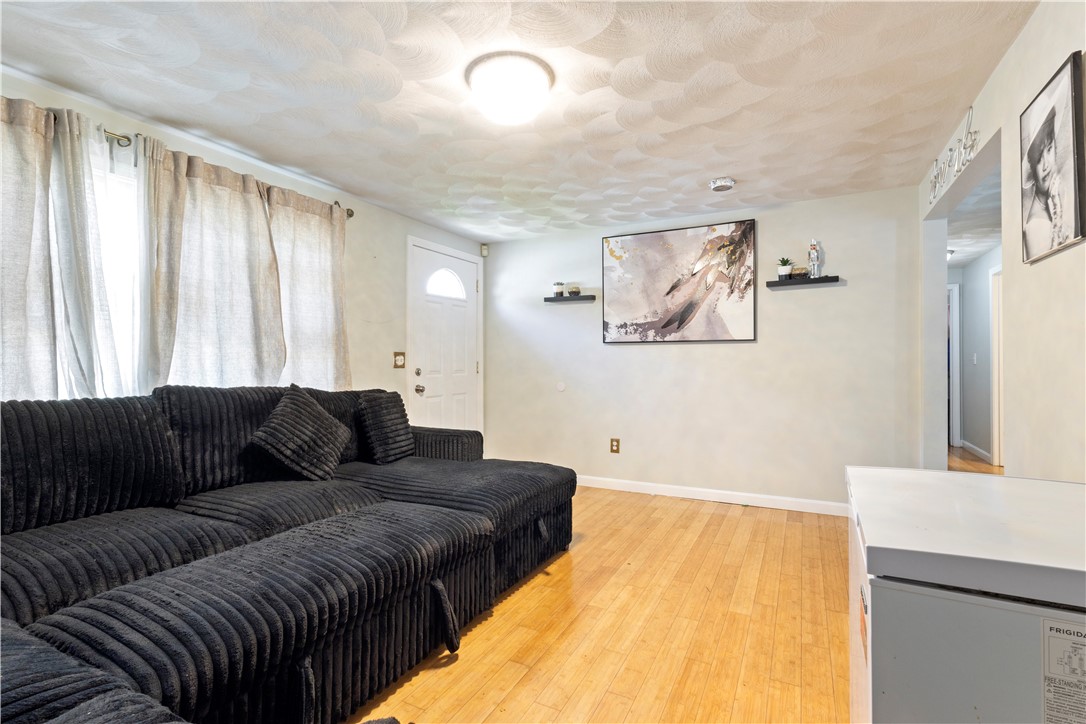 65 Perkins Avenue Cranston, RI 02910 - Photo 7 of 23