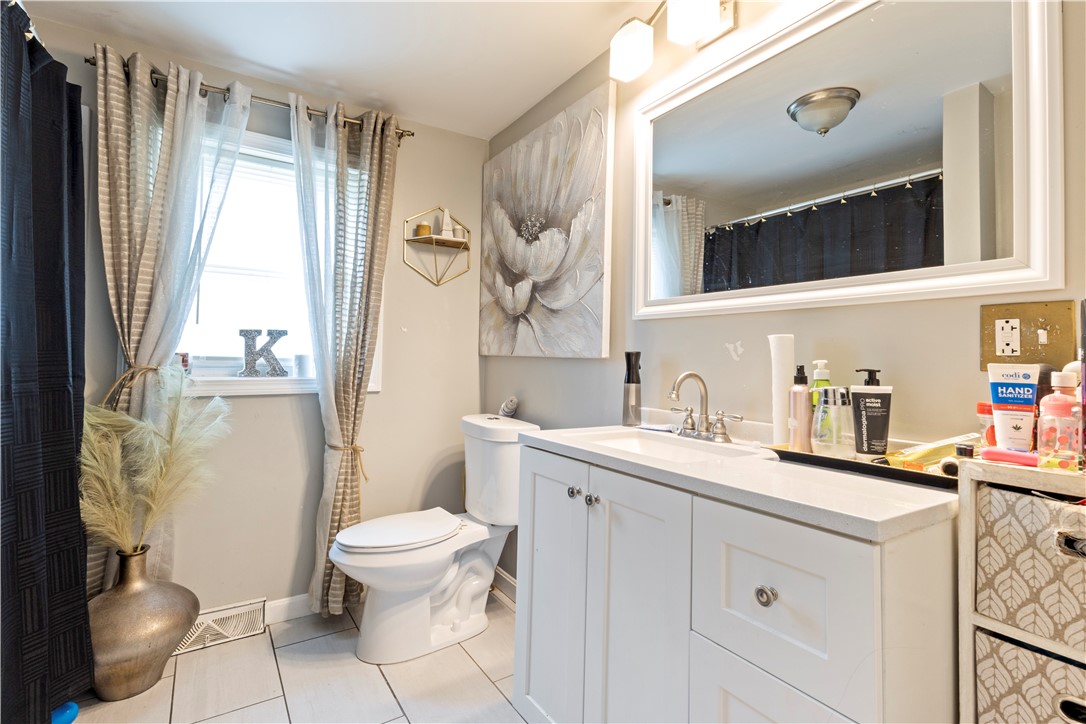 65 Perkins Avenue Cranston, RI 02910 - Photo 9 of 23