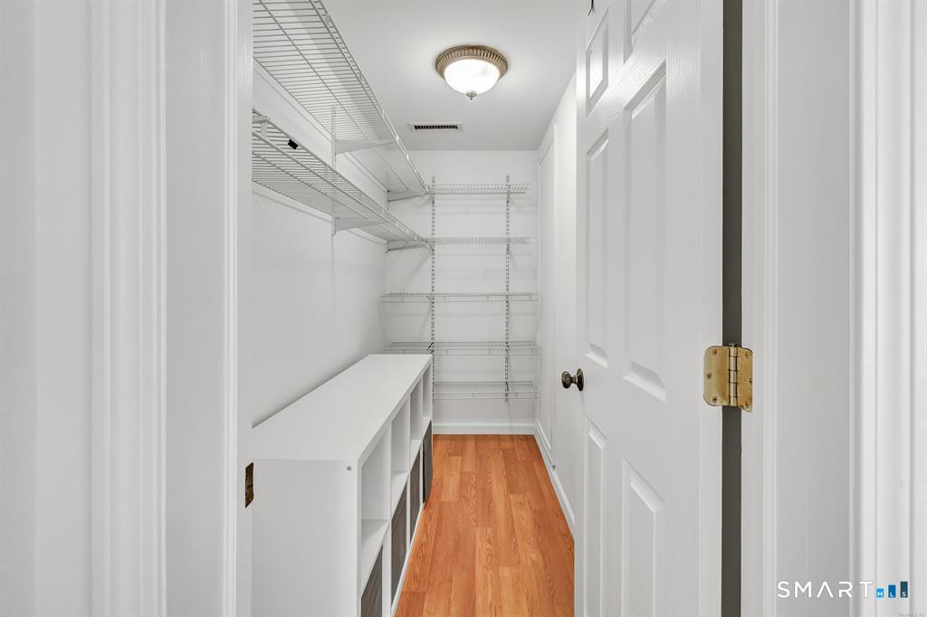 171 Henderson Road Fairfield, CT 06824 - Photo 20 of 37