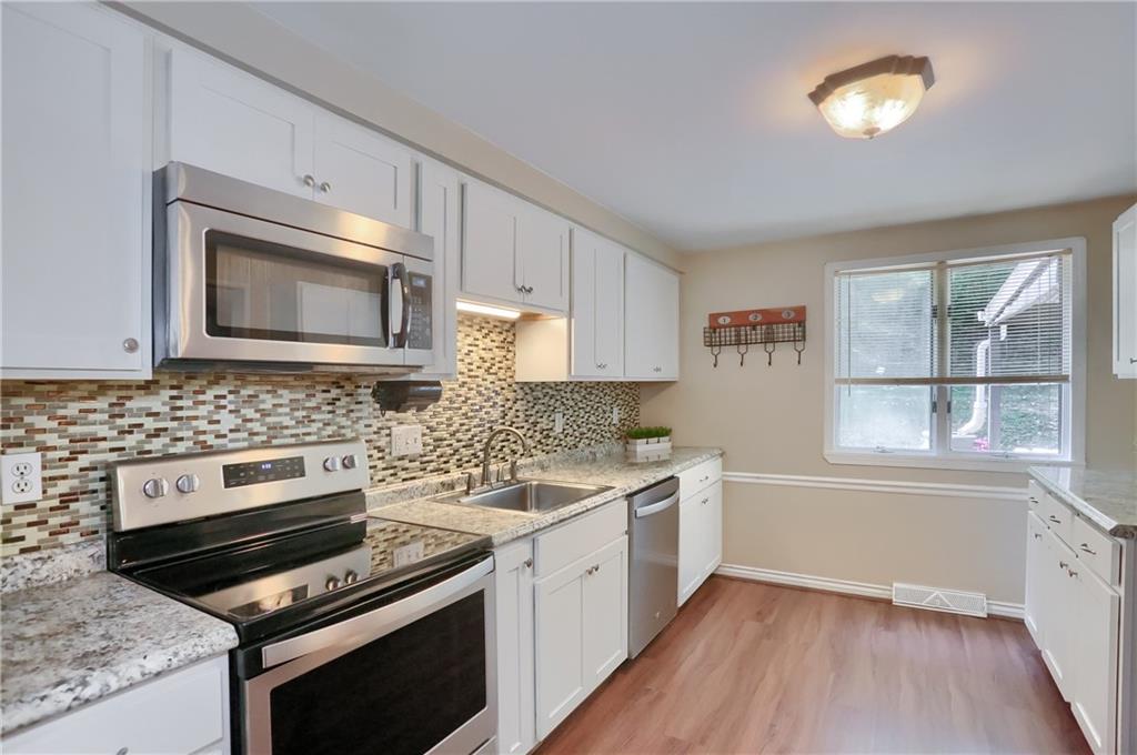 98 Buckhill Road Pittsburgh, PA 15237 - Photo 11 of 33 Updted kitchen