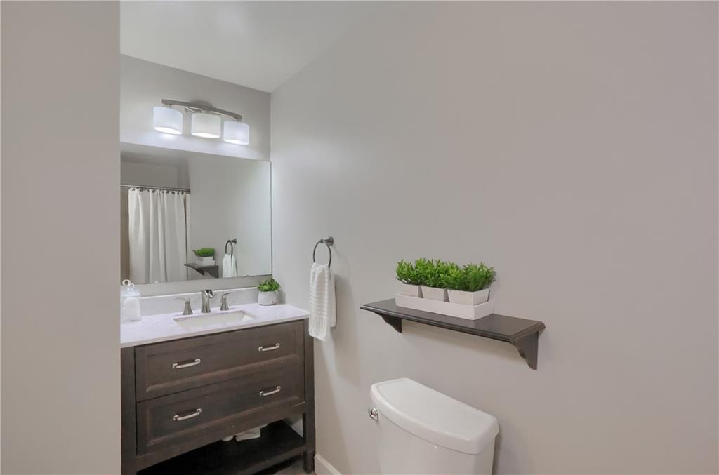 98 Buckhill Road Pittsburgh, PA 15237 - Photo 15 of 33 Main Hallway bathroom
