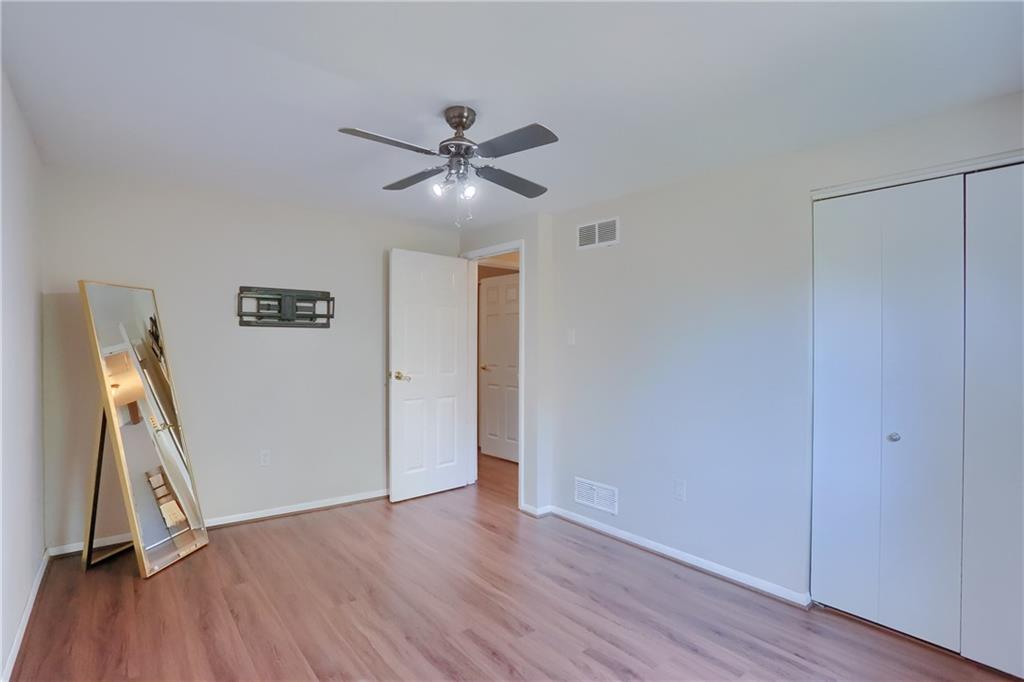 98 Buckhill Road Pittsburgh, PA 15237 - Photo 21 of 33 second bedroom