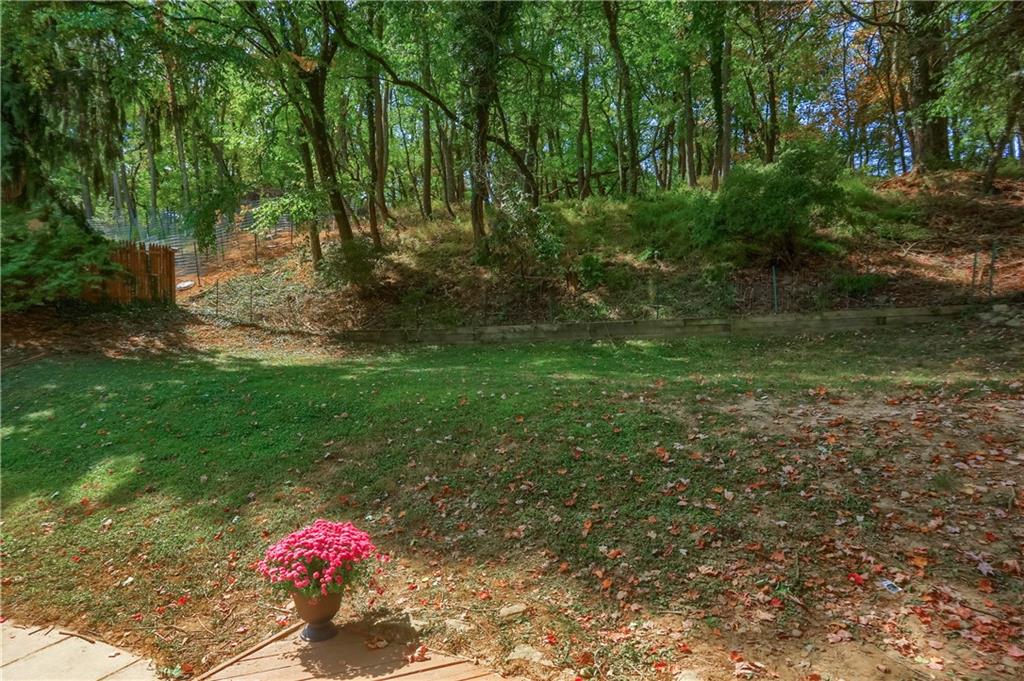 98 Buckhill Road Pittsburgh, PA 15237 - Photo 32 of 33 Private yard that flows back in to the woods