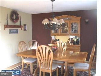 141 Country Farms Road Marlton, NJ 08053 - Photo 3 of 12 Dining Room