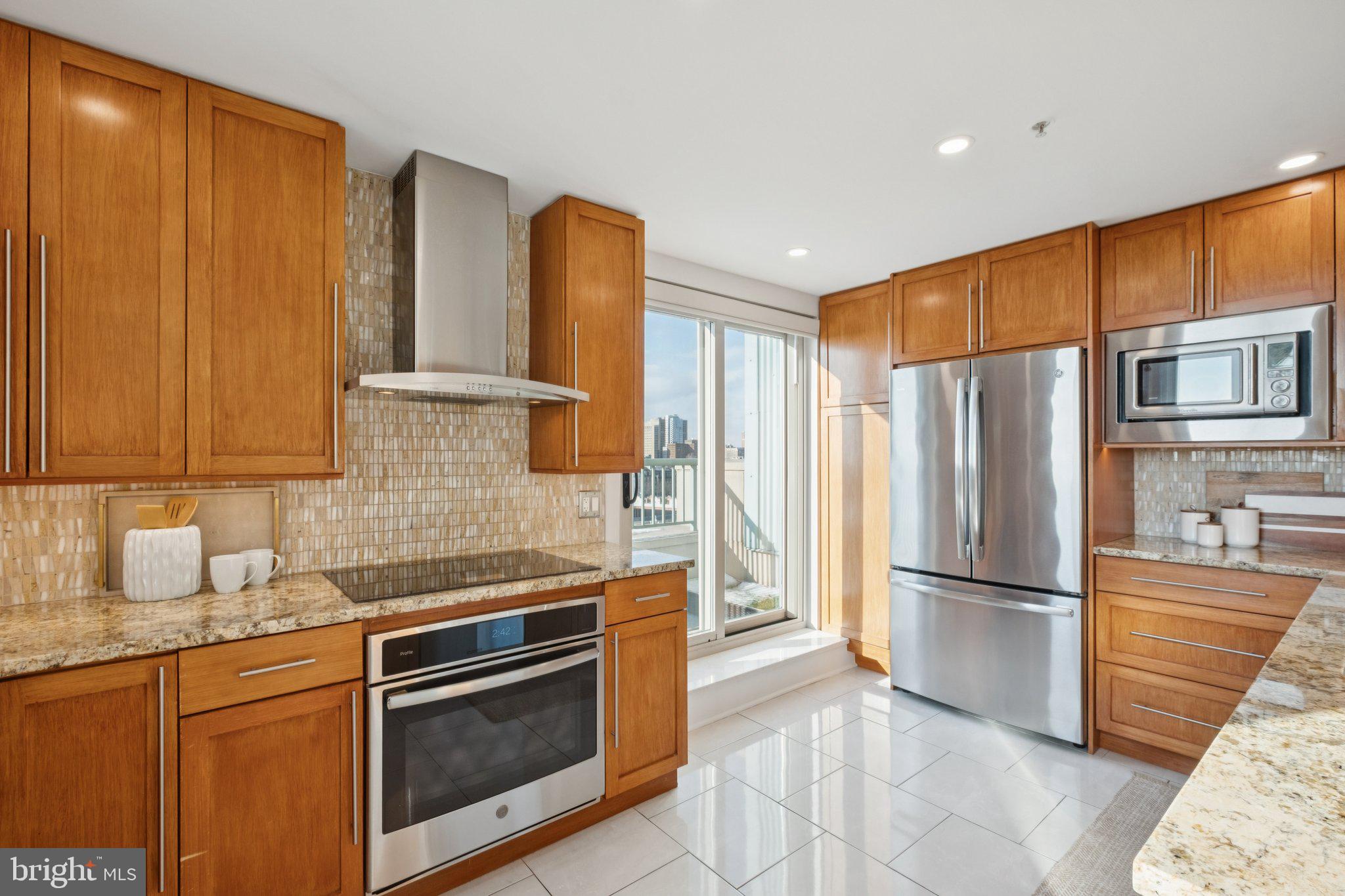 717 South Christopher Columbus Boulevard, Unit 802 Philadelphia, PA 19147 - Photo 15 of 56