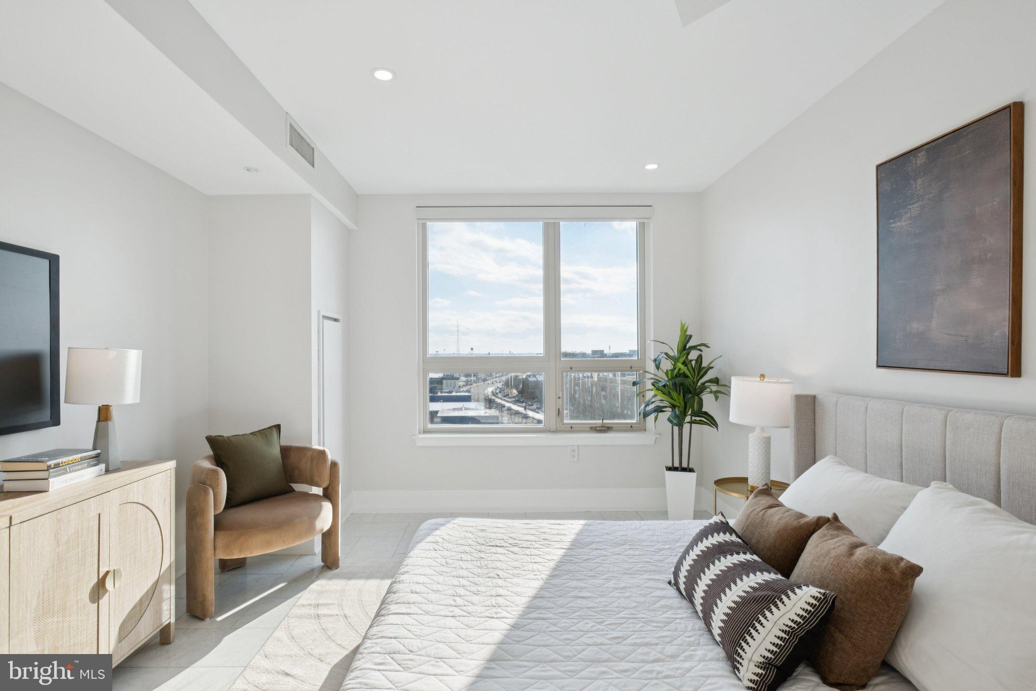 717 South Christopher Columbus Boulevard, Unit 802 Philadelphia, PA 19147 - Photo 24 of 56