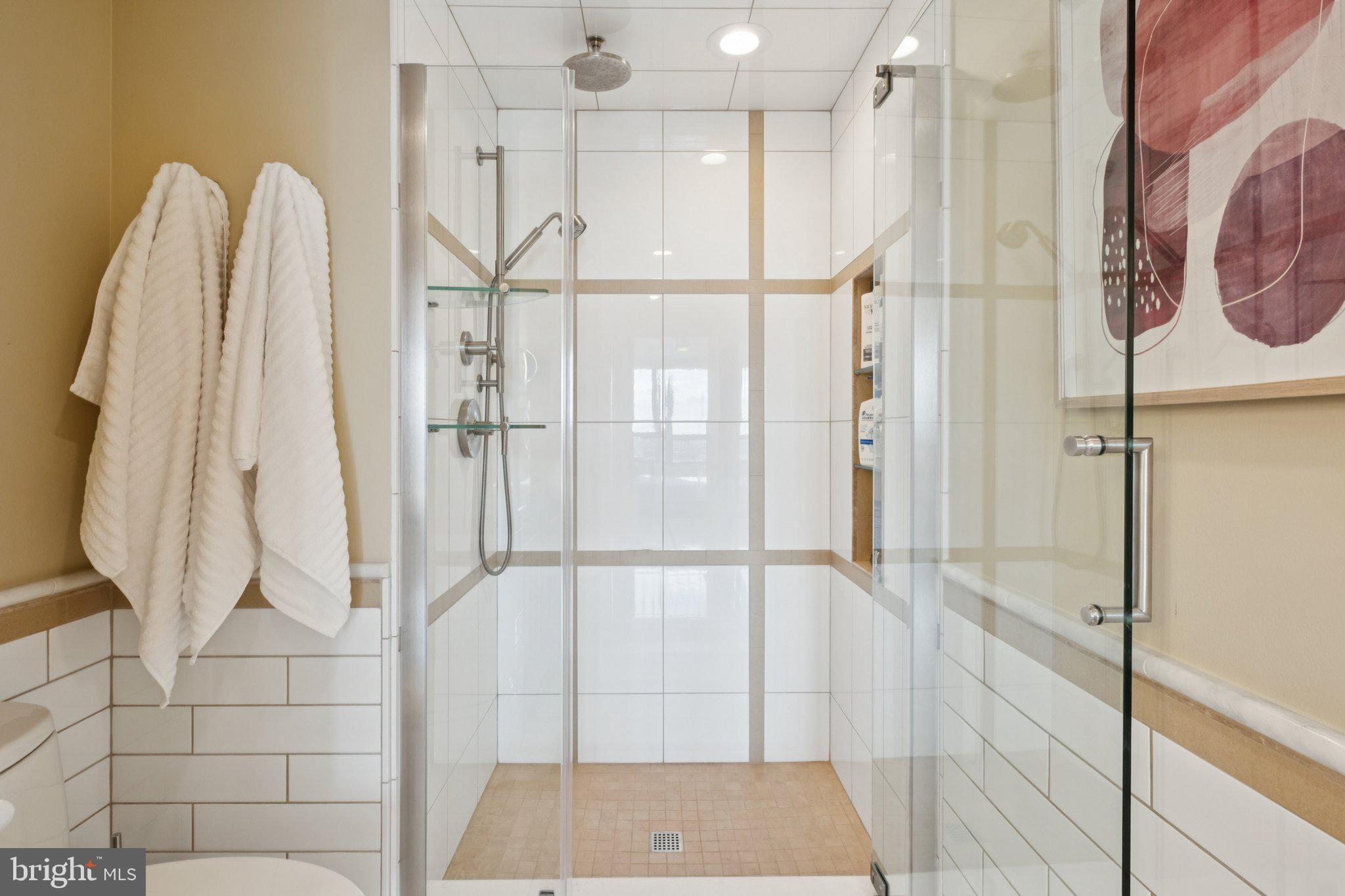 717 South Christopher Columbus Boulevard, Unit 802 Philadelphia, PA 19147 - Photo 27 of 56