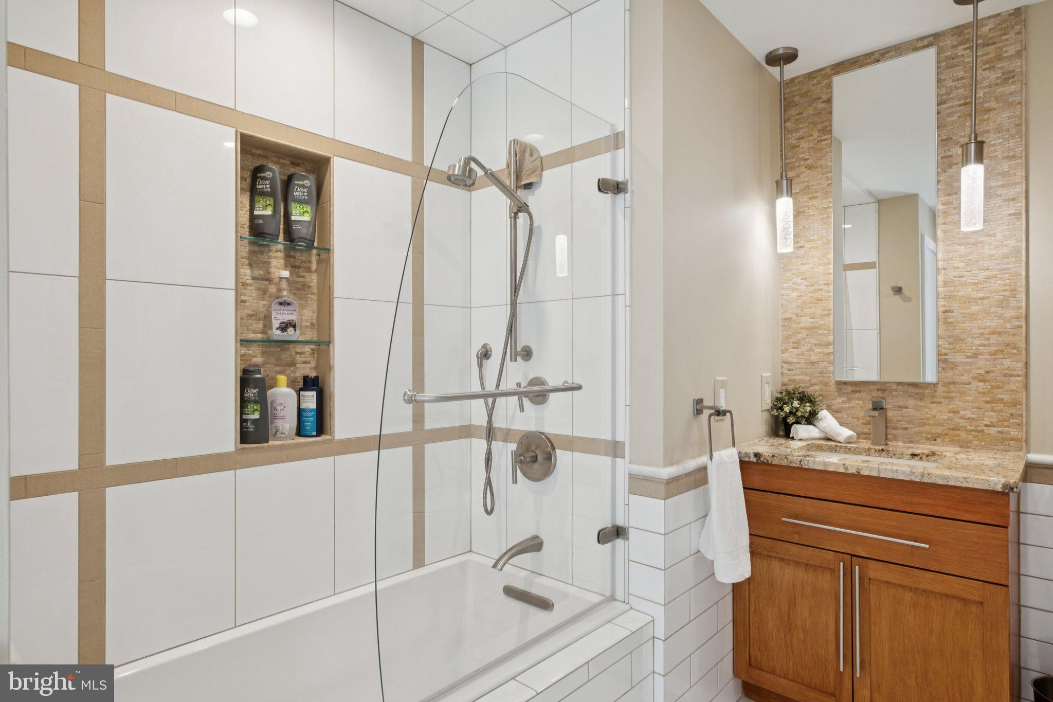 717 South Christopher Columbus Boulevard, Unit 802 Philadelphia, PA 19147 - Photo 32 of 56