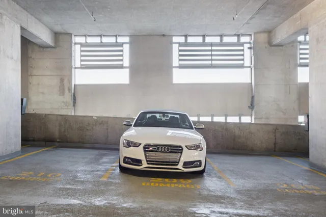 $700,000 | 717 South Christopher Columbus Boulevard, Unit 802, Philadelphia, PA 19147