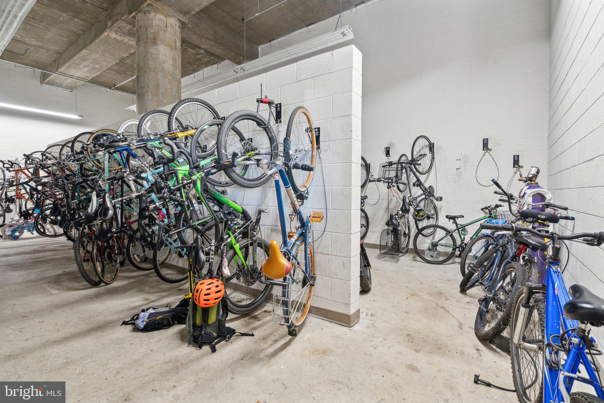 717 South Christopher Columbus Boulevard, Unit 802 Philadelphia, PA 19147 - Photo 36 of 56