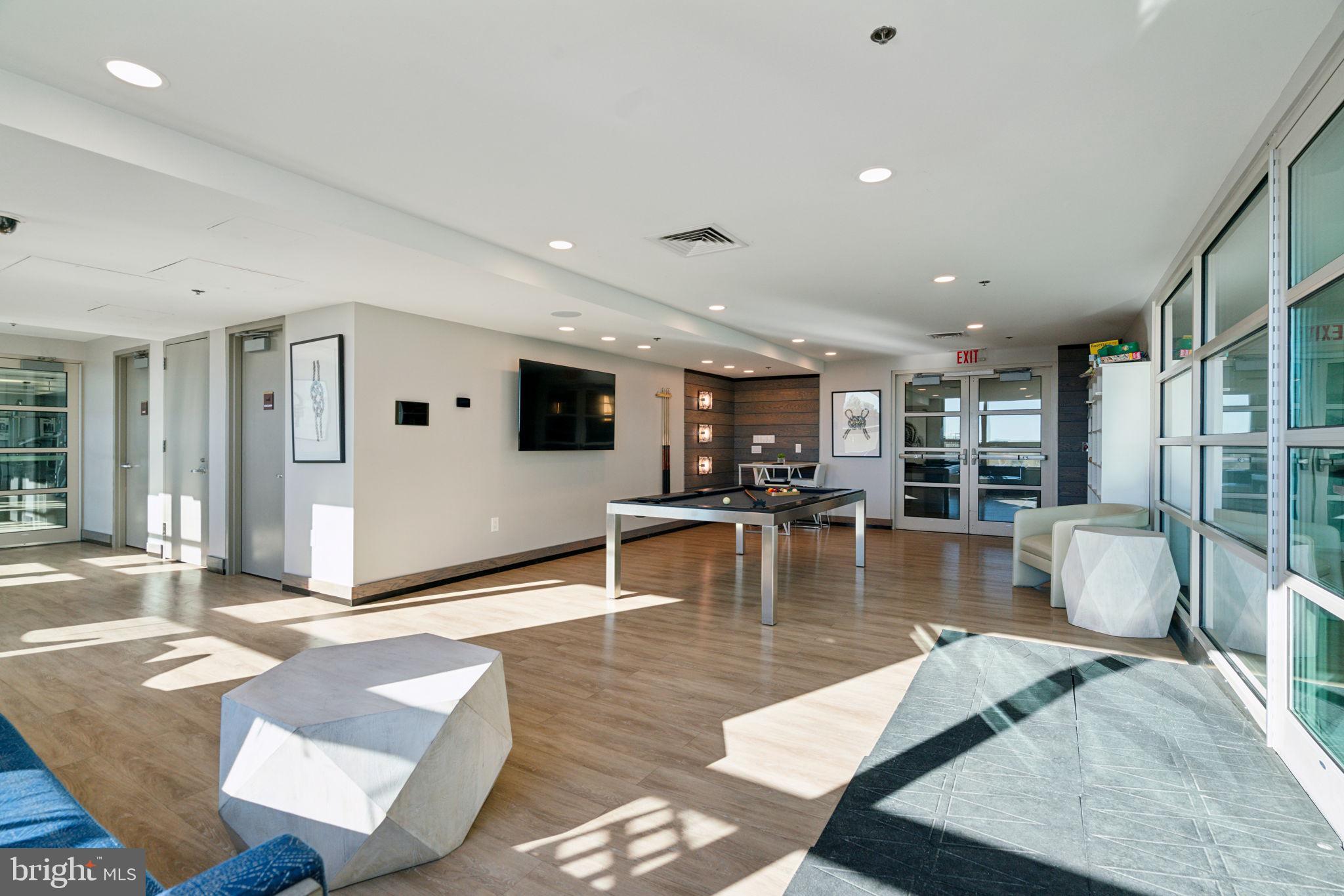 717 South Christopher Columbus Boulevard, Unit 802 Philadelphia, PA 19147 - Photo 50 of 56