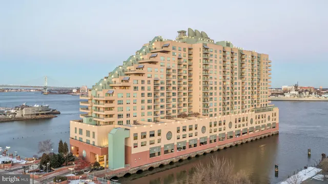 $700,000 | 717 South Christopher Columbus Boulevard, Unit 802, Philadelphia, PA 19147