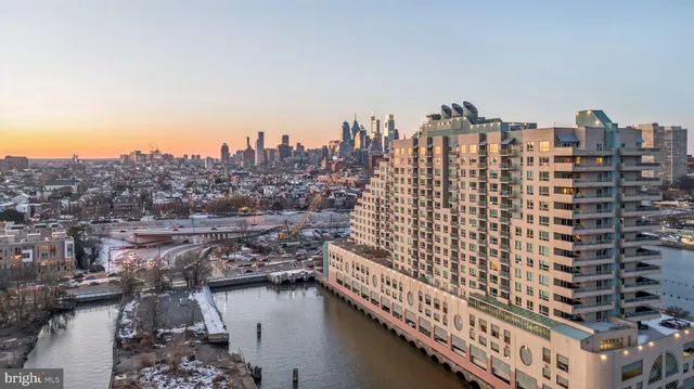 $700,000 | 717 South Christopher Columbus Boulevard, Unit 802, Philadelphia, PA 19147